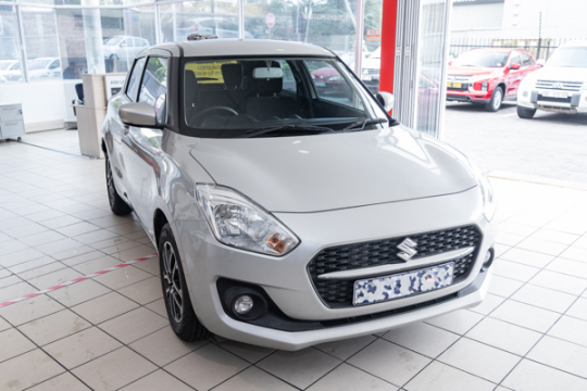 Suzuki Swift 1.2 GLX 2023/69113_SuzuSwif2Fh4_Used_784.jpg