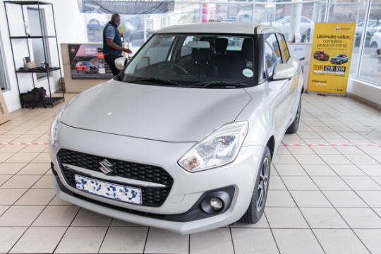 Suzuki Swift 1.2 GLX 2023/69117_SuzuSwif2Fh4_Used_784.jpg