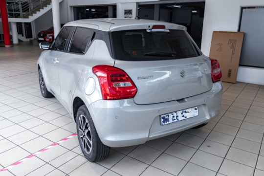Suzuki Swift 1.2 GLX 2023/69121_SuzuSwif2Fh4_Used_784.jpg
