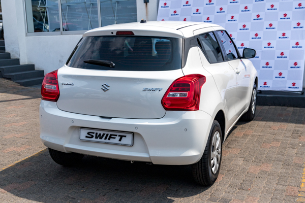 Suzuki Swift hatch 1.2 GL 2023/72883_SuzuSwif1ffh2.jpg