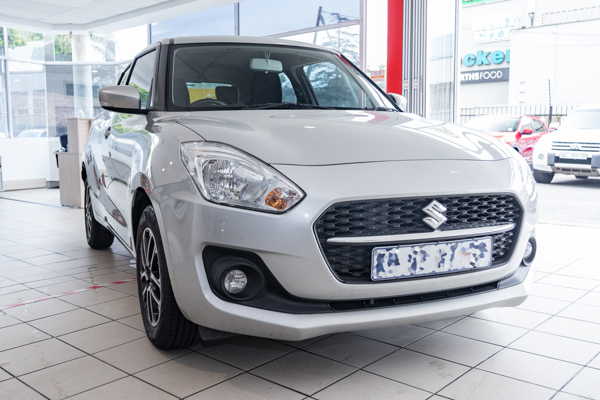 Suzuki Swift 1.2 GLX 2023/72888_SuzuSwif2Fh4.jpg