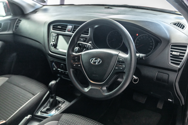 Hyundai i20 1.4 Fluid auto 2023/73838_Hyuni20_2Fh05.jpg