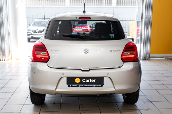 Suzuki Swift 1.2 GLX 2023/76850_SuzuSwif2Fh4.jpg