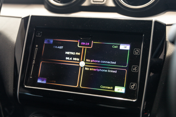 Suzuki Swift 1.2 GLX 2023/76855_SuzuSwif2Fh4.jpg