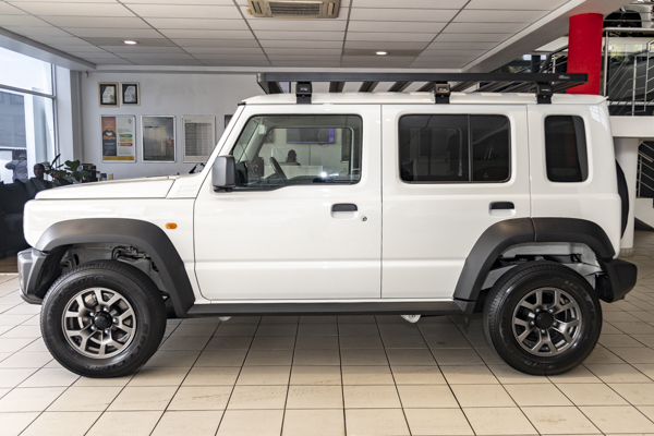 Suzuki Jimny 1.5 GL AllGrip 2024/80212_SuzuJimn2e4.jpg