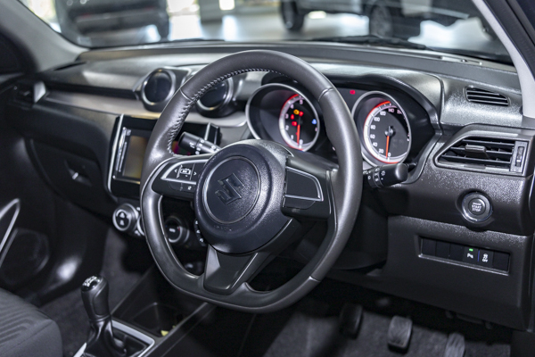 Suzuki Swift 1.2 GLX 2024/91251_SuzuSwif2Fh4.jpg