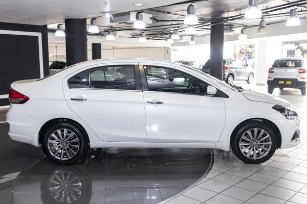 Suzuki Ciaz 1.5 GLX 2024/91894_SuzuCiaz1Fs3.jpg