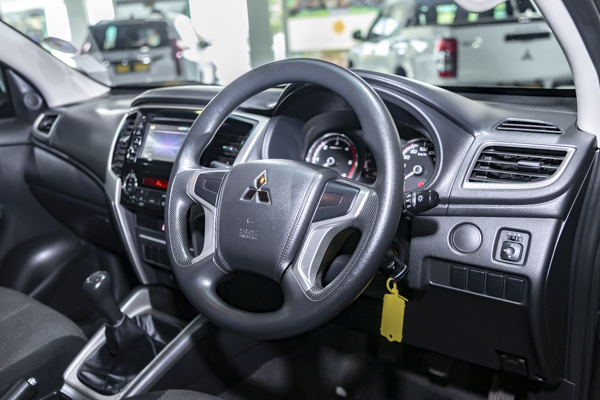 Mitsubishi Triton 2.4DI-D double cab GL 2024/92310_MitsTrit2Fd6.jpg