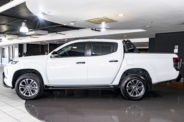 Mitsubishi Triton 2.4DI-D double cab 4x4 auto 2024/92998_MitsTrit2d2.jpg