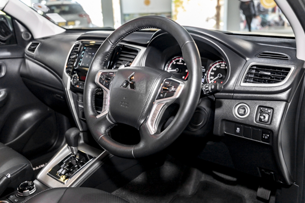 Mitsubishi Triton 2.4DI-D double cab 4x4 auto 2024/93008_MitsTrit2d2.jpg