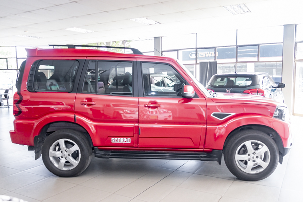 Mahindra Scorpio 2.2CRDe S11 2024/93163_MahiScor2Fe1.jpg