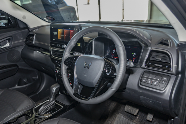 Mahindra XUV 3XO 1.2T AX7L 2025/103593_MahiXUV3X_1e8.jpg