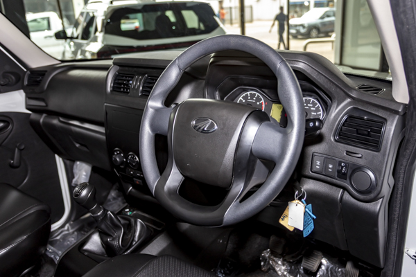 Mahindra Pik Up 2.2CRDe S4 dropside 2025/103936_MahiPikU2p5.jpg
