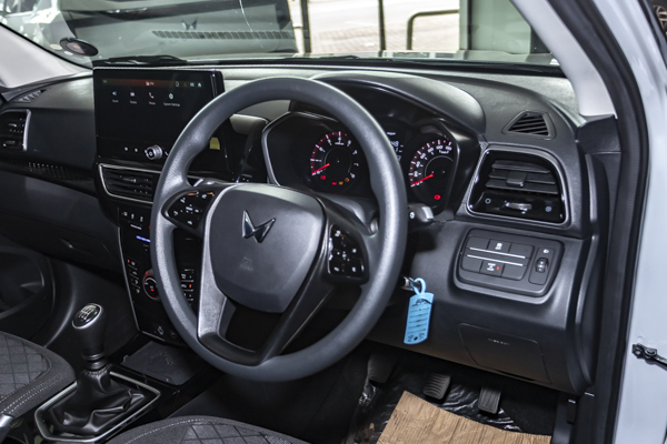 Mahindra XUV 3XO 1.2T MX3 manual 2025/103961_MahiXUV3X_1e3.jpg