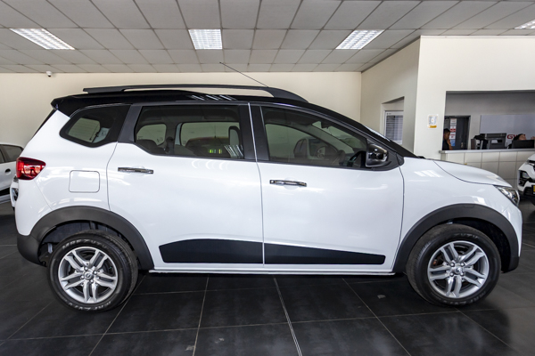 Renault Triber 1.0 Intens auto 2025/104076_RenaTrib1e18.jpg