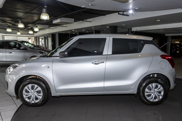 Suzuki Swift hatch 1.2 GA 2025/104786_SuzuSwif1ffh1.jpg