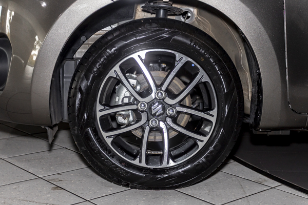 Suzuki Swift 1.2 GLX 2025/105034_SuzuSwif2Fh4.jpg