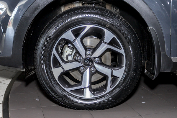 Kia Sportage 2.0 EX 2025/106030_KiaSpor4e10.jpg