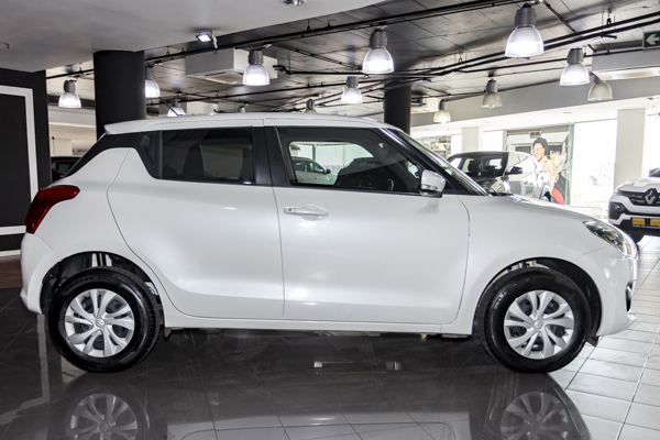 Suzuki Swift hatch 1.2 GL auto 2025/106269_SuzuSwif1ffh3.jpg