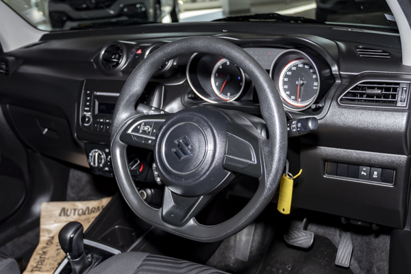 Suzuki Swift hatch 1.2 GL auto 2025/106272_SuzuSwif1ffh3.jpg
