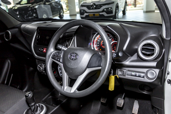 Toyota Vitz 1.0 XR manual 2025/106851_ToyoVitz1h2.jpg