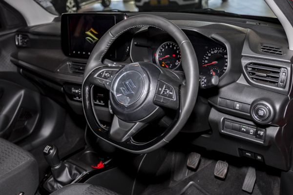 Suzuki Swift 1.2 GLX 2025/107448_SuzuSwif2Fh4.jpg