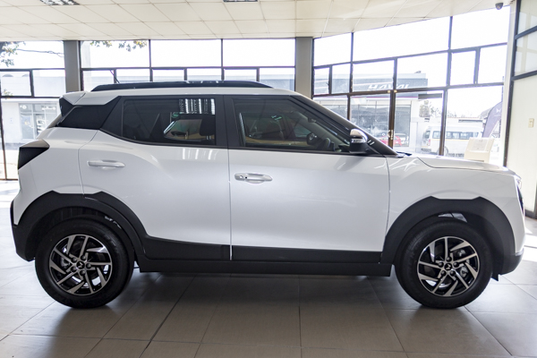 Mahindra XUV 3XO 1.2T AX5 auto 2025/107660_MahiXUV3X_1e6.jpg