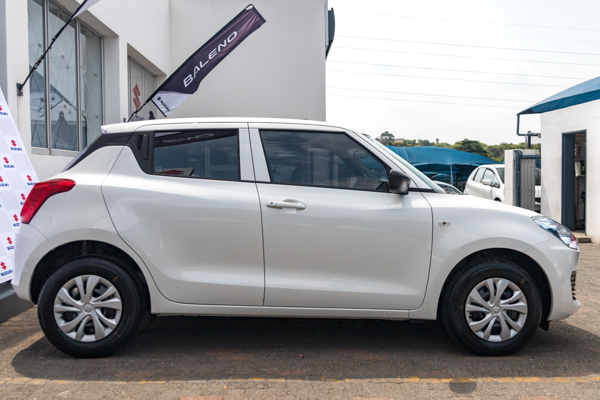 Suzuki Swift hatch 1.2 GA 2025/108168_SuzuSwif1ffh1.jpg