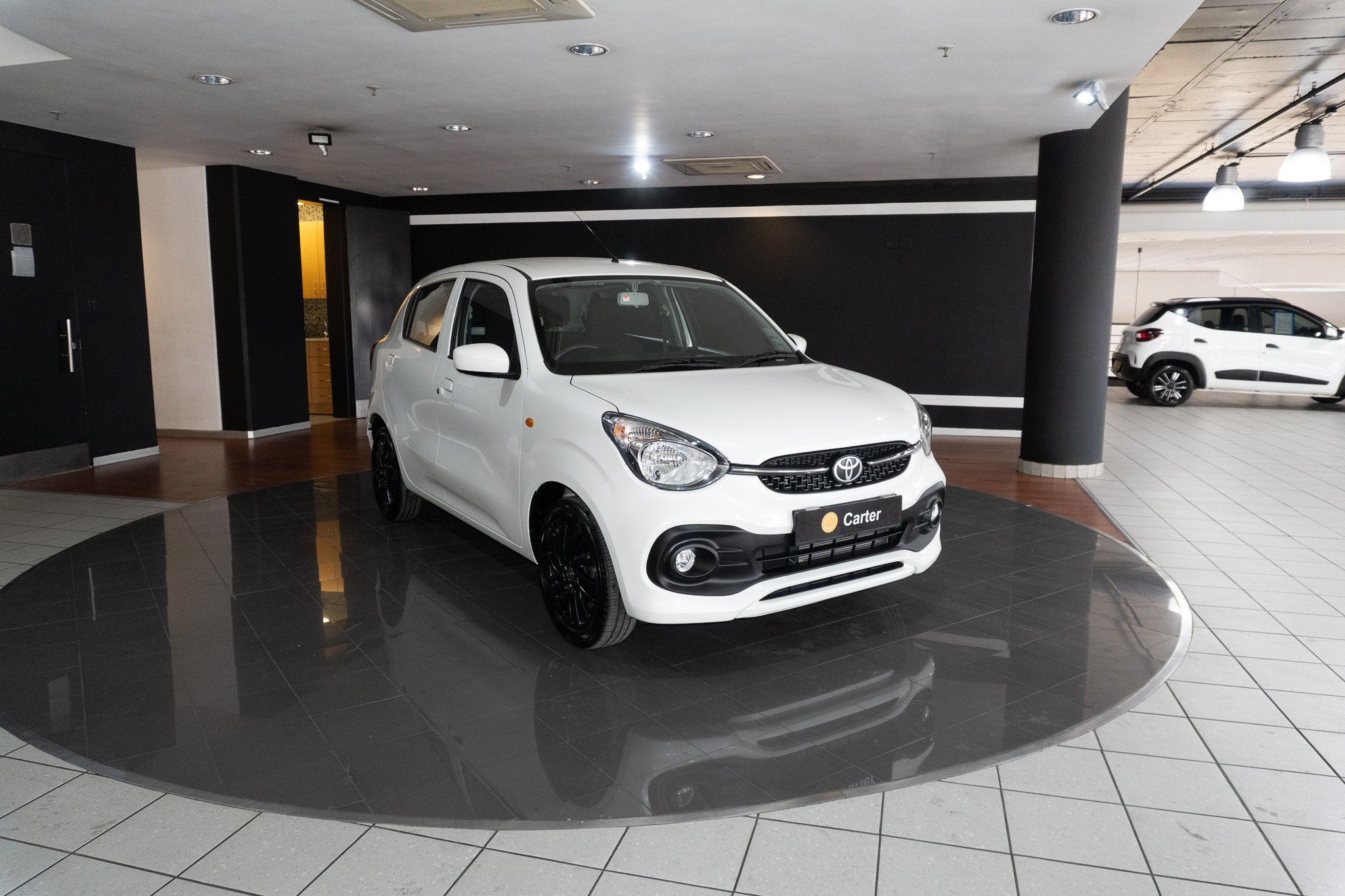 Toyota Vitz 1.0 XR manual 2025/108797_ToyoVitz1h2.jpg