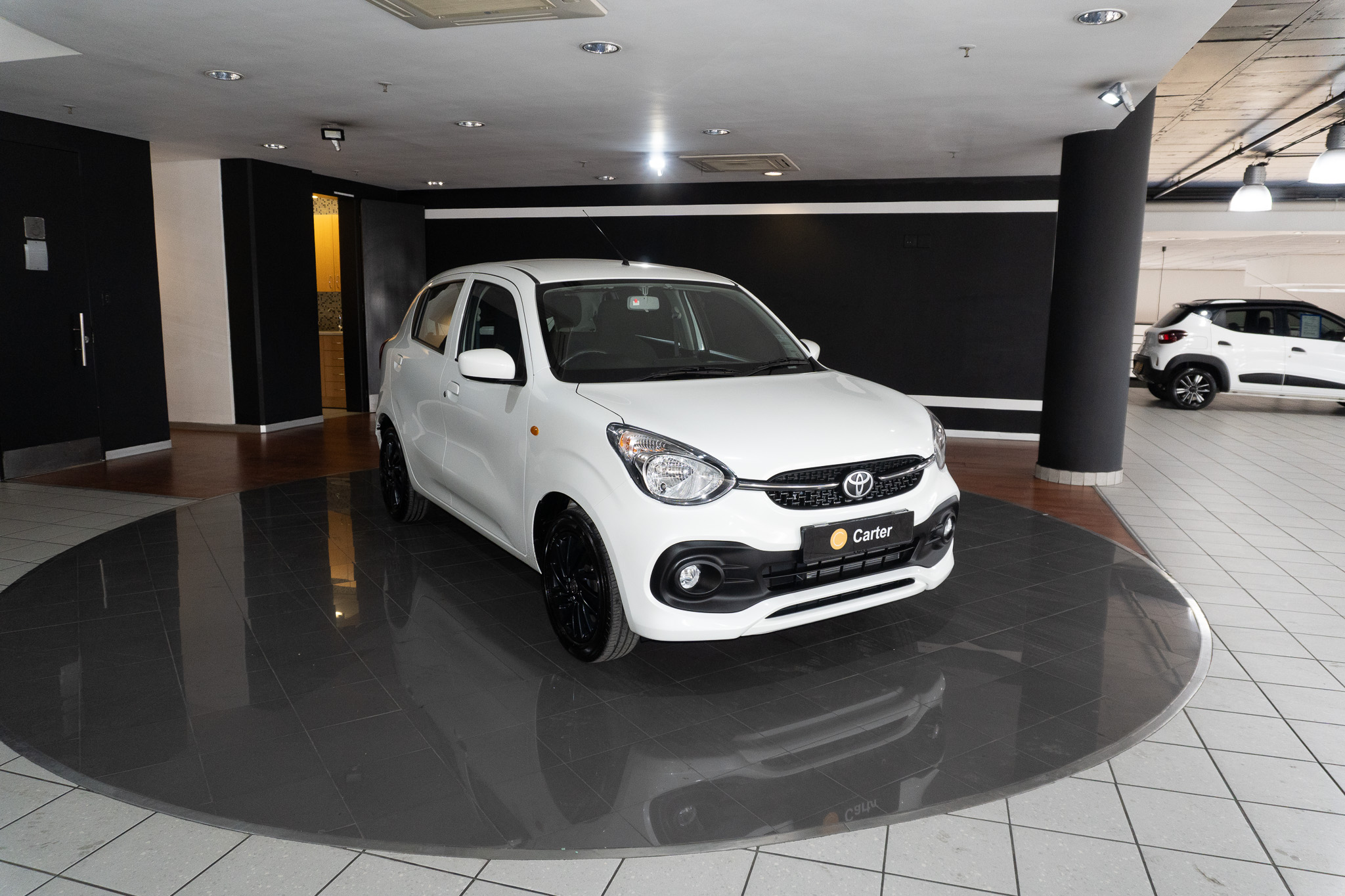 Toyota Vitz 1.0 XR manual 2025/108799_ToyoVitz1h2.jpg