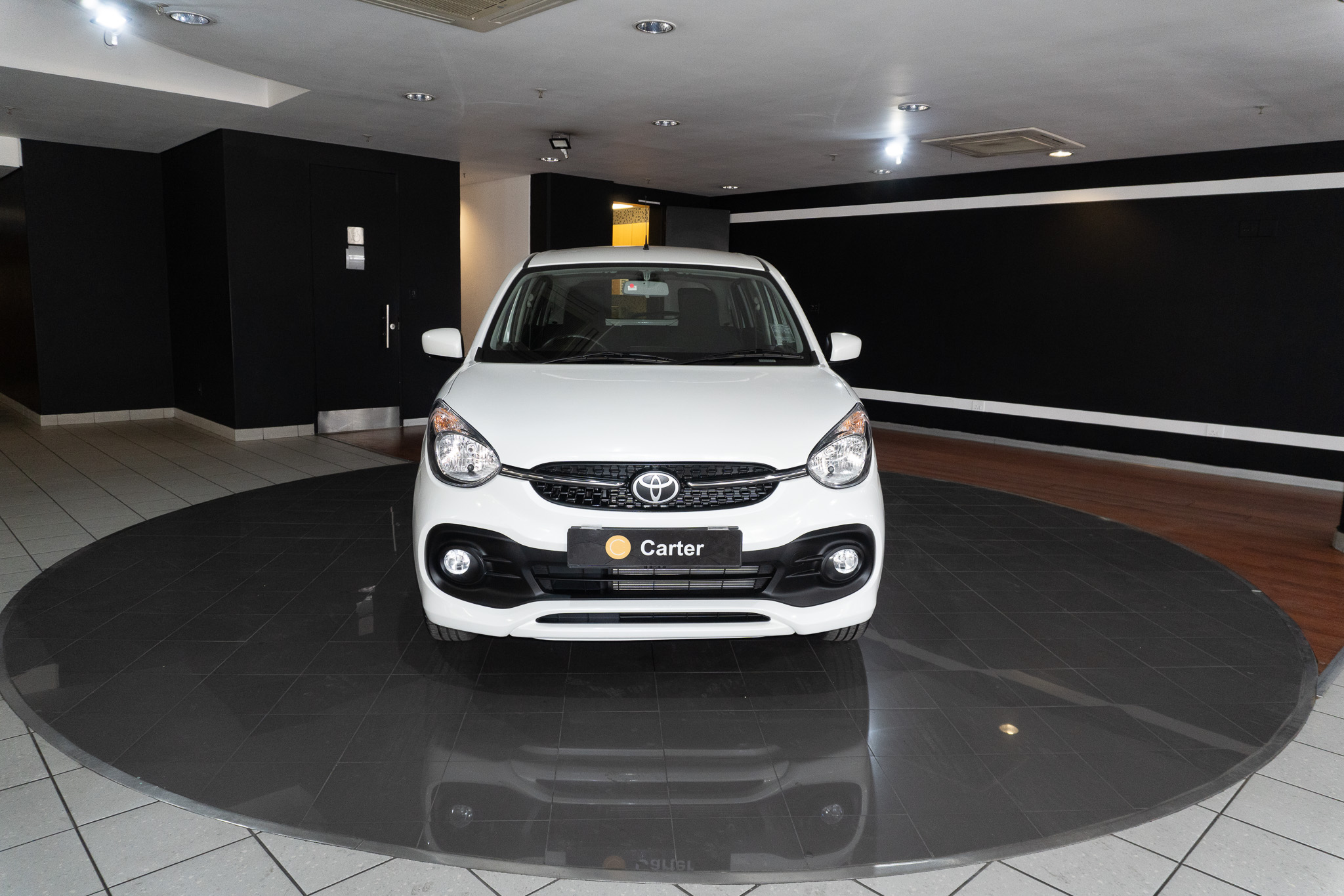 Toyota Vitz 1.0 XR manual 2025/108801_ToyoVitz1h2.jpg