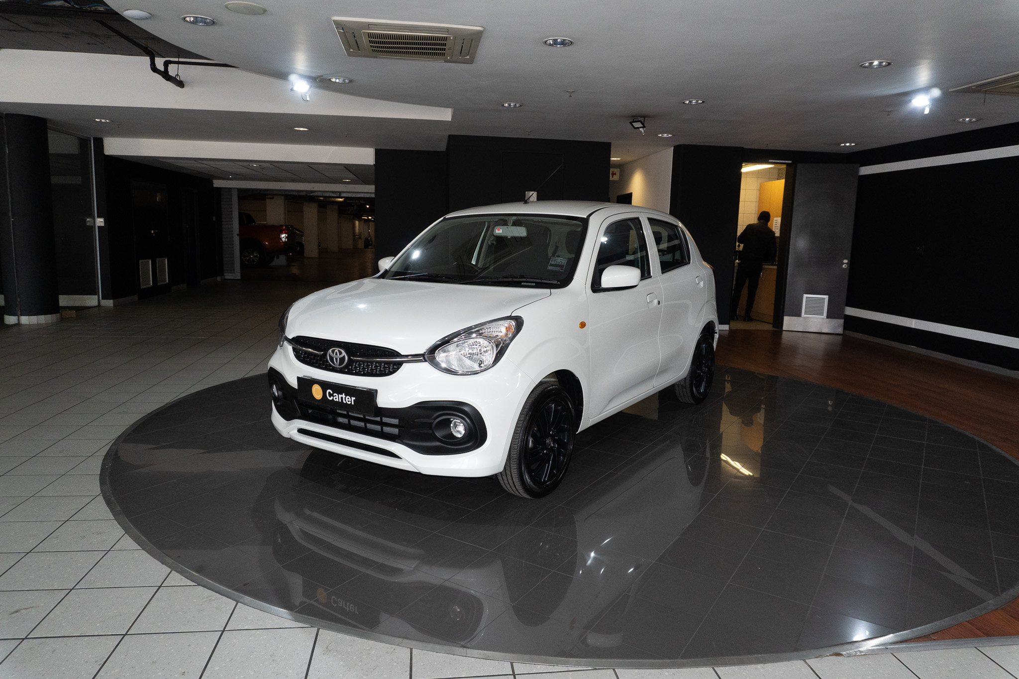 Toyota Vitz 1.0 XR manual 2025/108806_ToyoVitz1h2.jpg