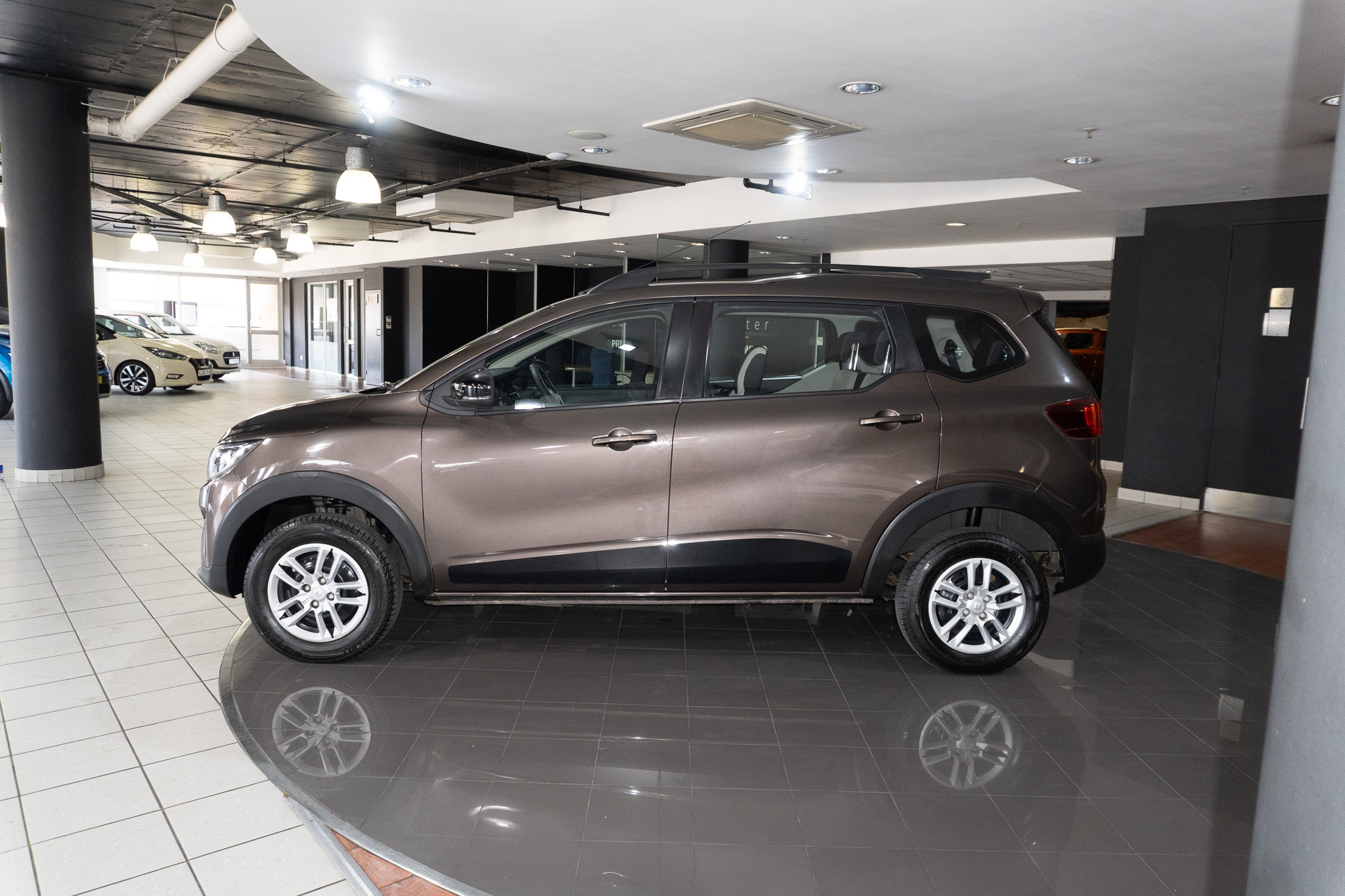 Renault Triber 1.0 Zen 2025/108820_RenaTrib1e16.jpg
