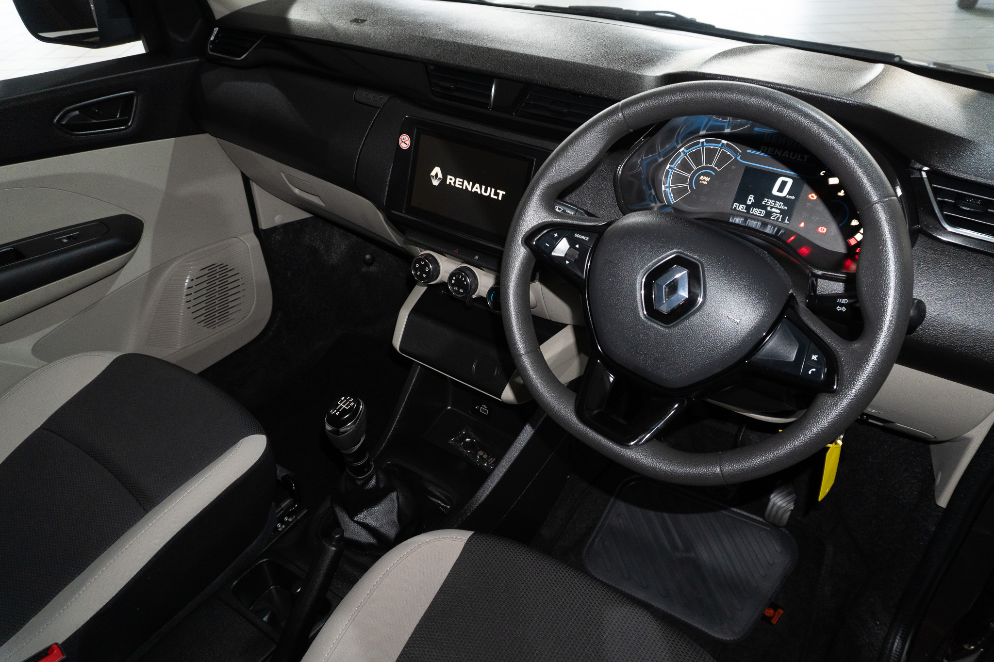Renault Triber 1.0 Zen 2025/108828_RenaTrib1e16.jpg