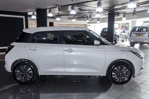 Suzuki Swift 1.2 GLX auto 2025/110583_SuzuSwif2Fh5.jpg