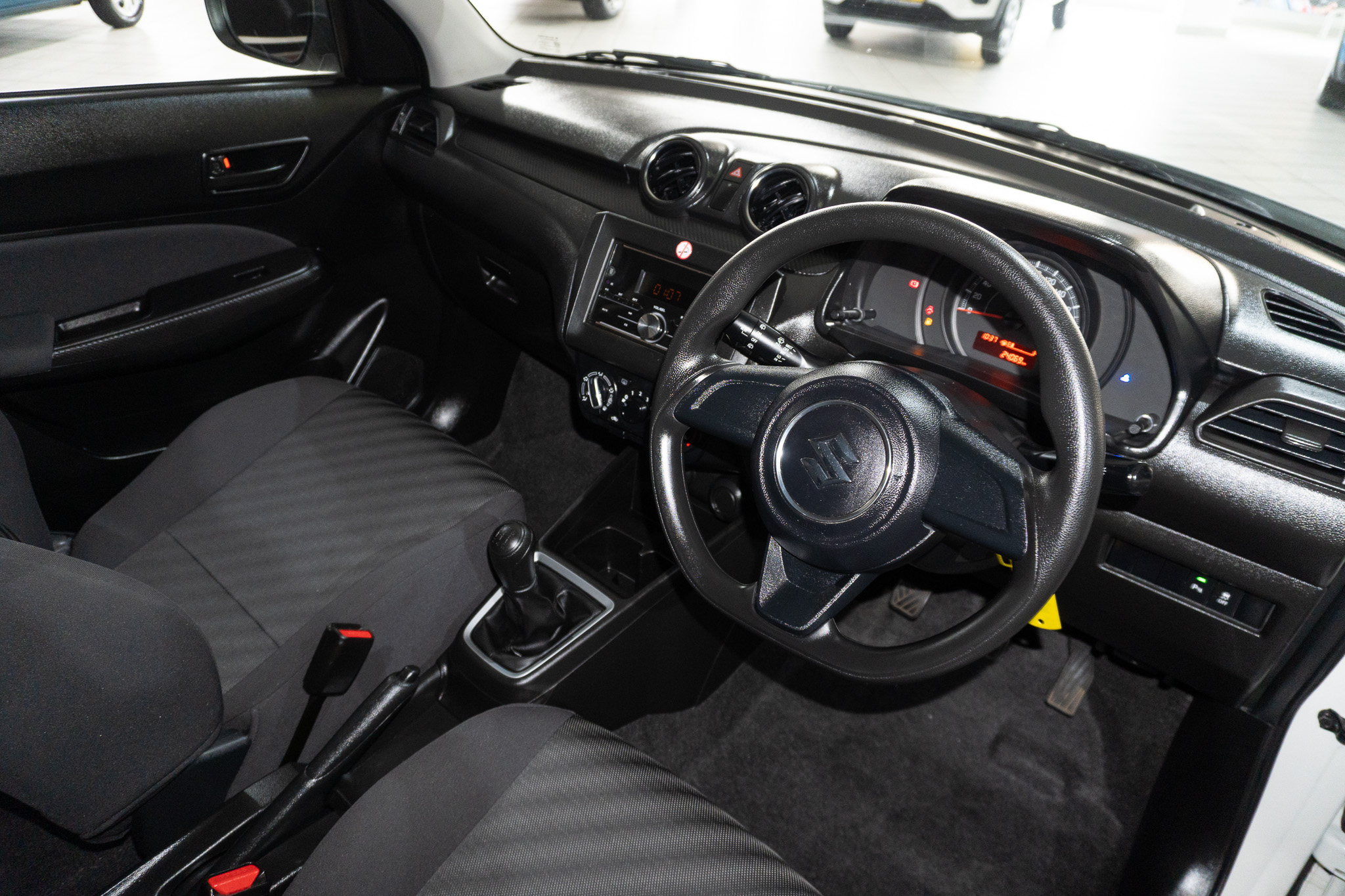 Suzuki Swift 1.2 GA 2025/110623_SuzuSwif2Fh1.jpg