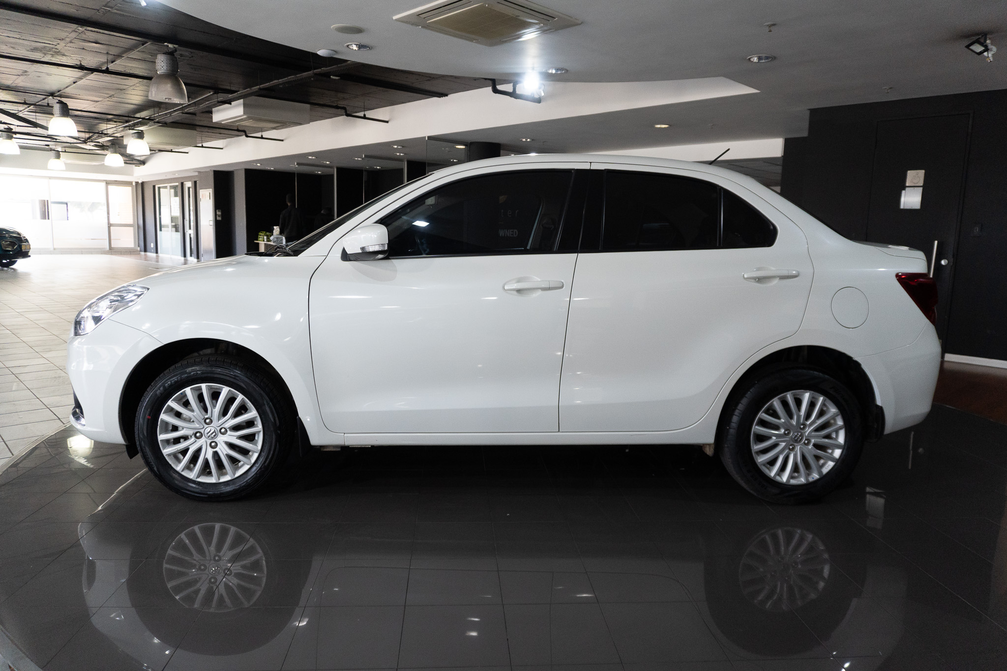 Suzuki DZire 1.2 GL 2025/111715_SuzuDZir2Fs2.jpg