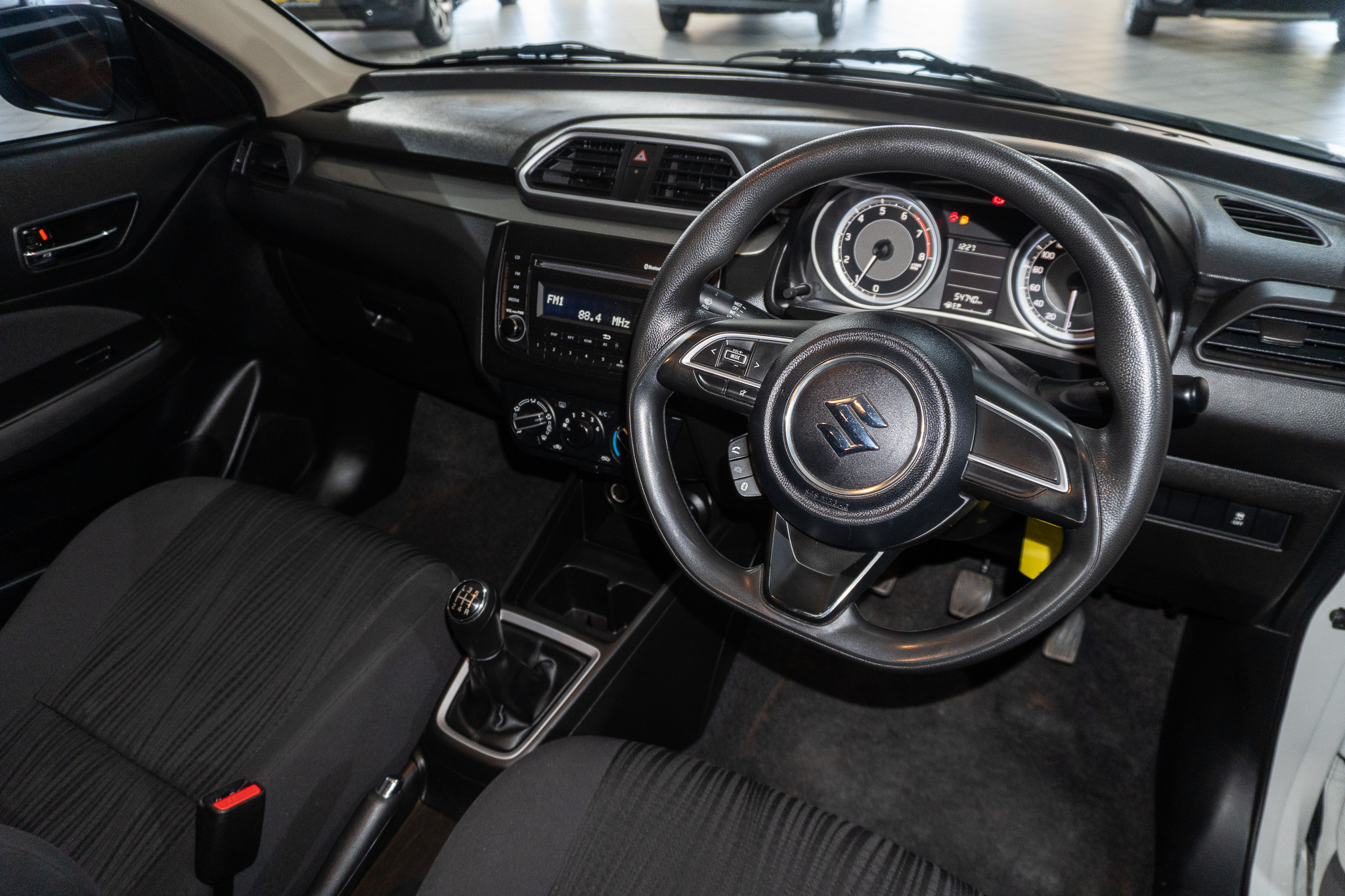 Suzuki DZire 1.2 GL 2025/111718_SuzuDZir2Fs2.jpg