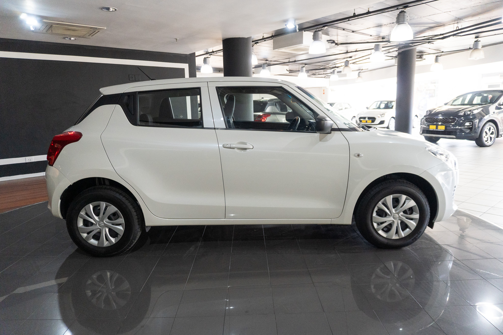 Suzuki Swift 1.2 GA 2025/111733_SuzuSwif2Fh1.jpg