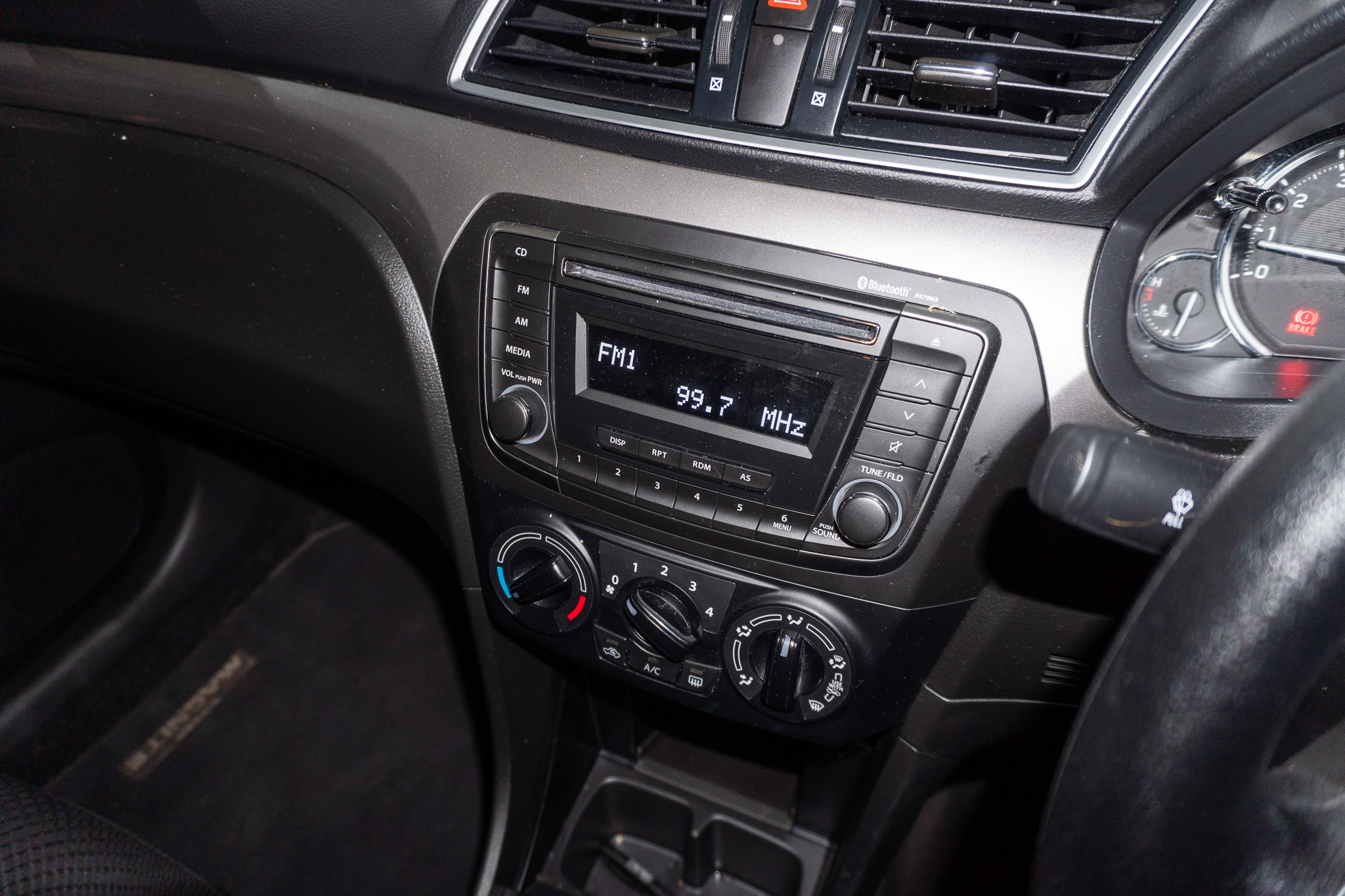 Suzuki Ciaz 1.5 GL 2025/112020_SuzuCiaz1Fs1.jpg