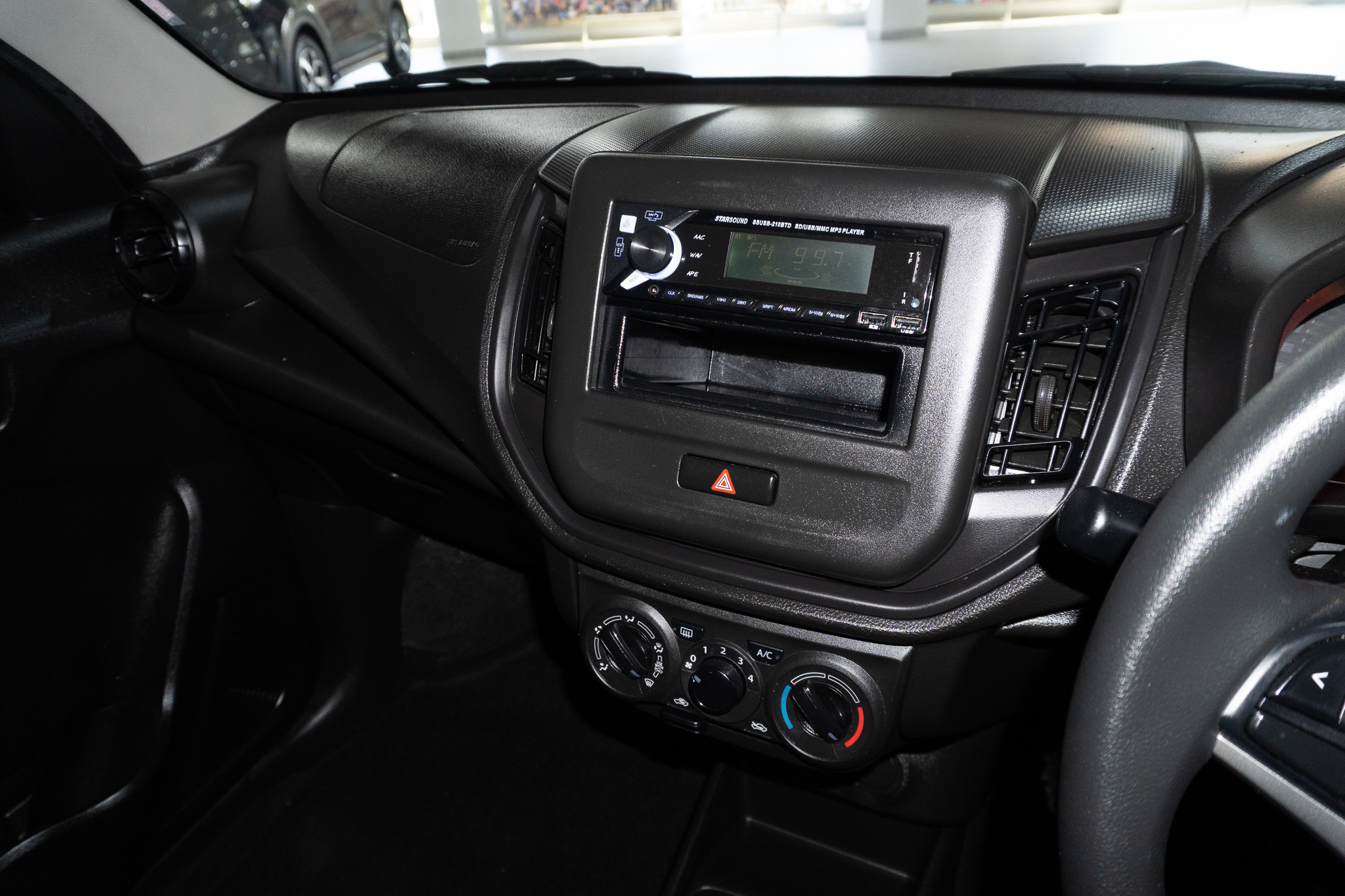 Toyota Vitz 1.0 XR auto 2025/112171_ToyoVitz1h3.jpg