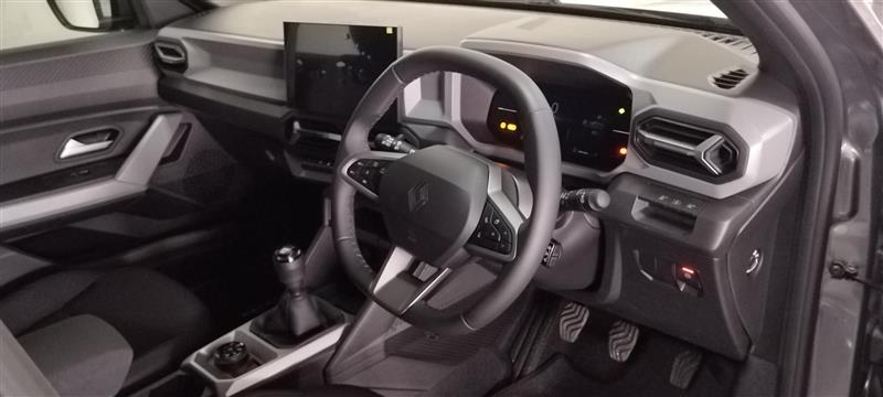 Renault Duster 1.2T hybrid Zen 4WD 2025/113580_RenaDust3e3.jpg