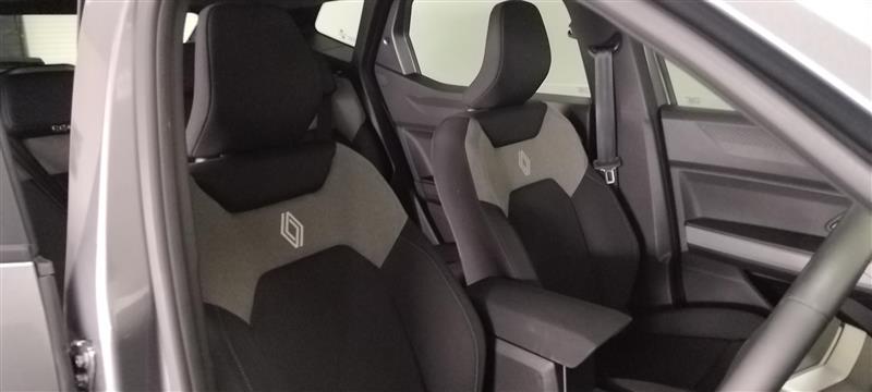 Renault Duster 1.2T hybrid Zen 4WD 2025/113581_RenaDust3e3.jpg