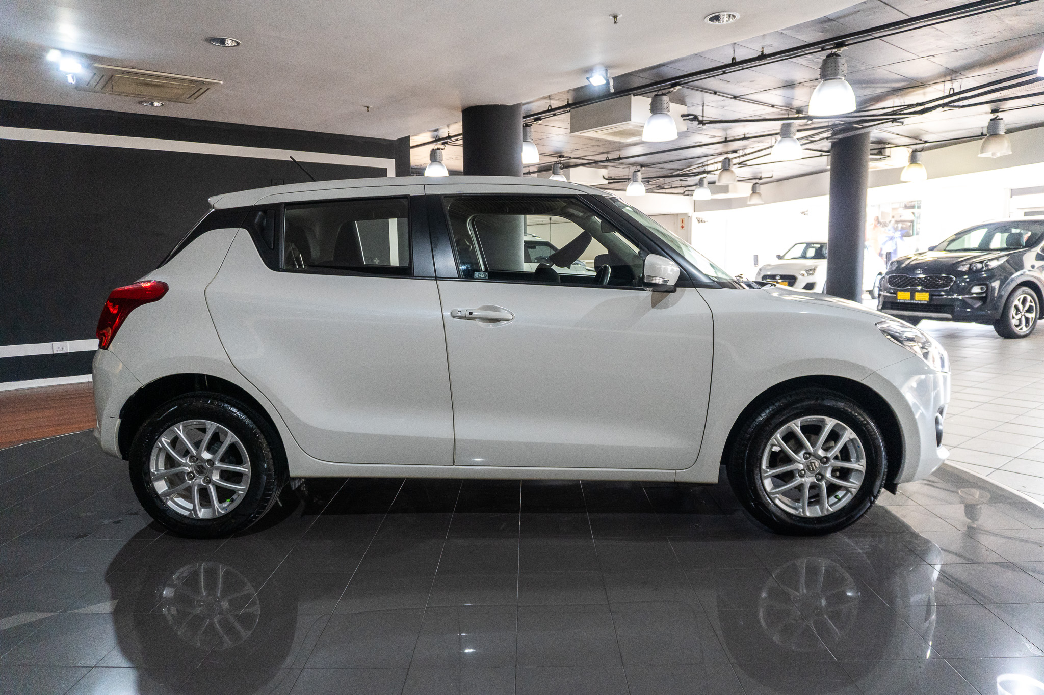 Suzuki Swift 1.2 GLX auto 2025/113856_SuzuSwif2Fh5.jpg