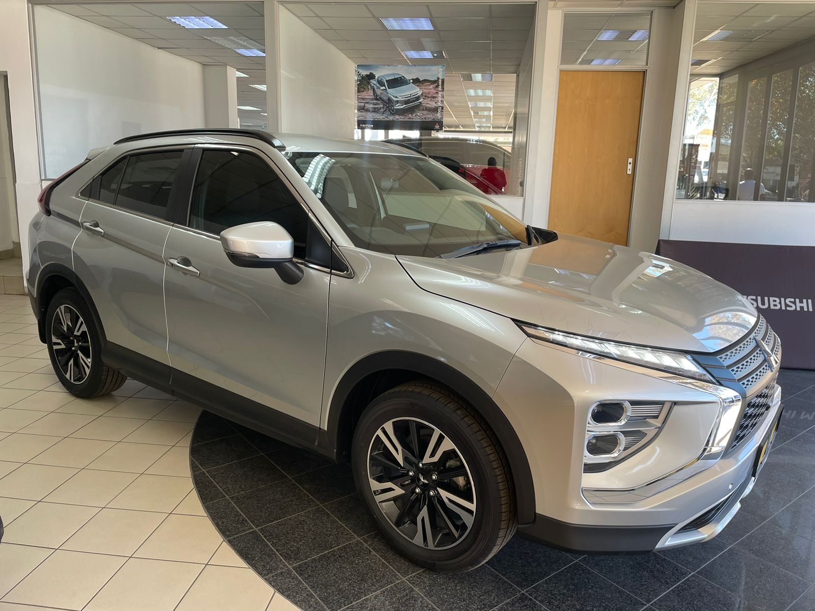 Mitsubishi Eclipse Cross 1.5T 2025/114446_MitsEclC1h3.jpg