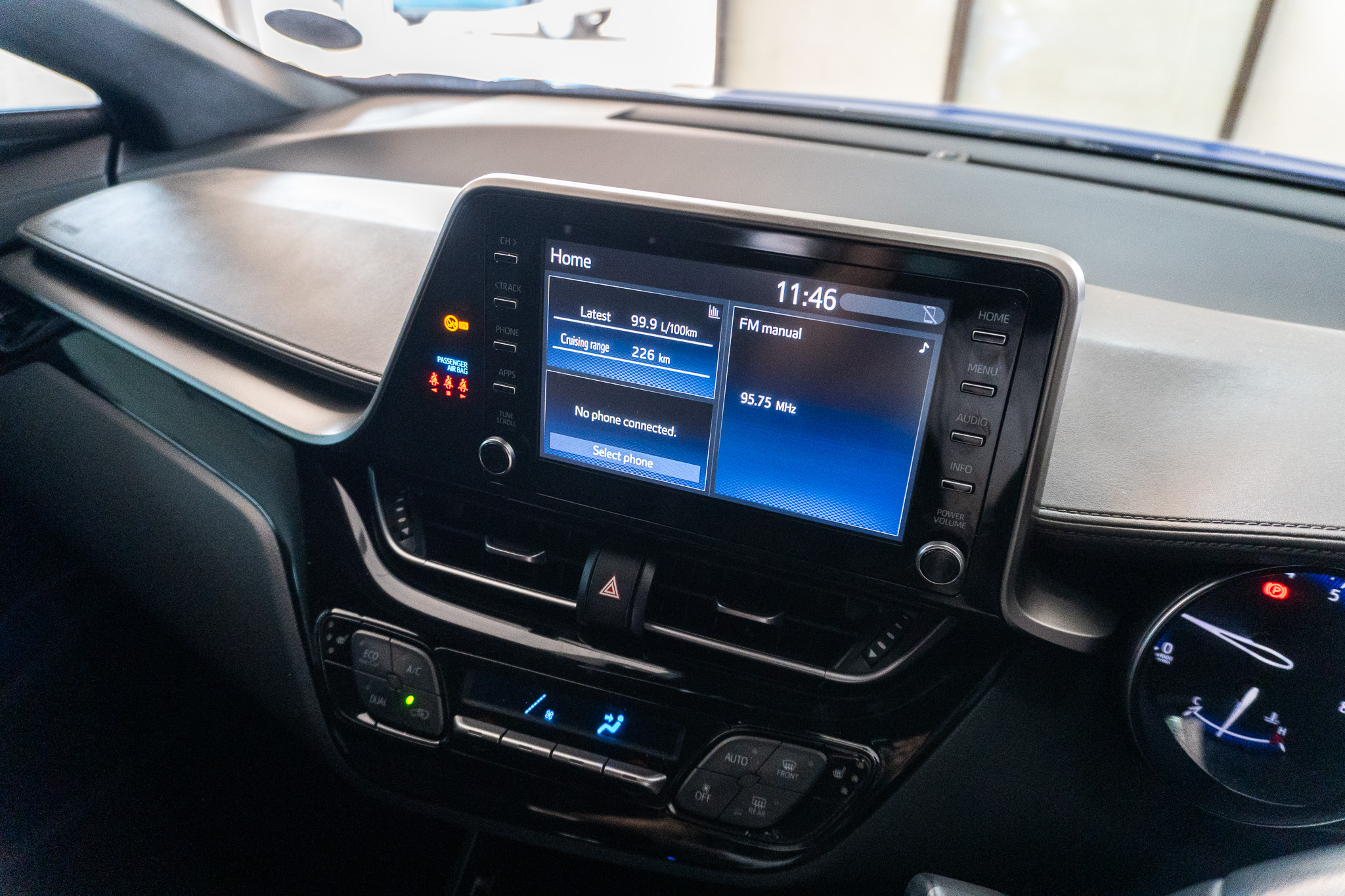 Toyota C-HR 1.2T Luxury auto 2025/114836_ToyoC-HR1e15.jpg