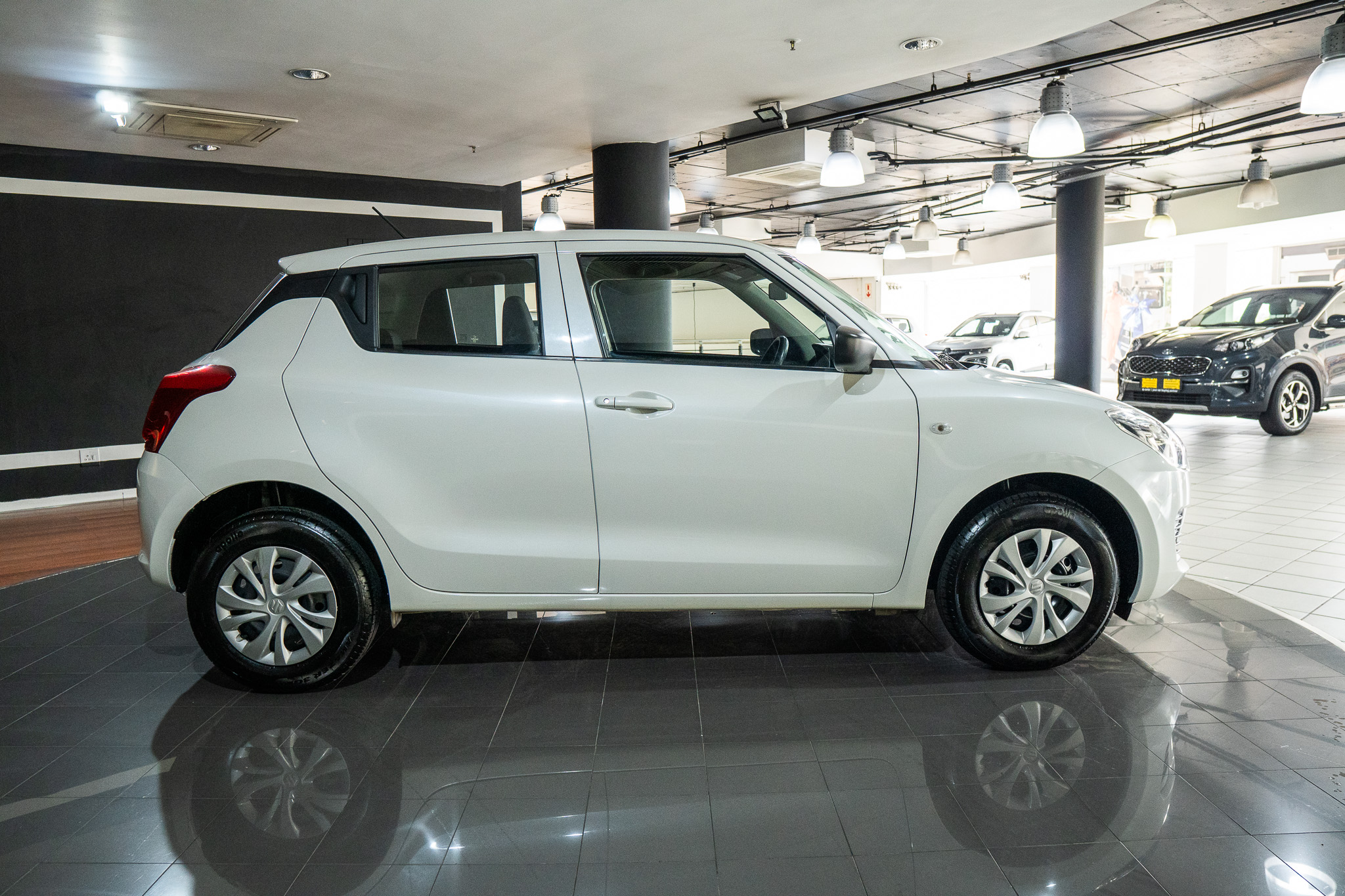 Suzuki Swift hatch 1.2 GA 2025/114842_SuzuSwif1ffh1.jpg