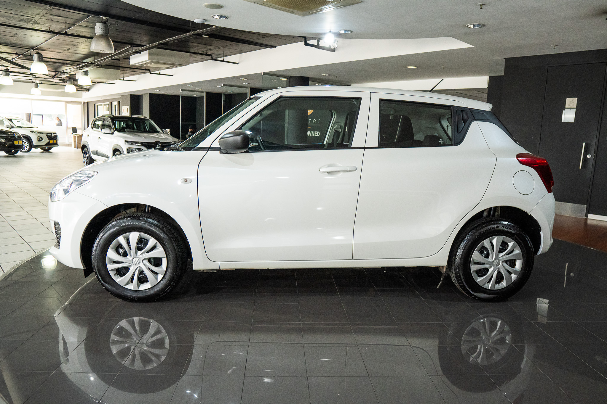 Suzuki Swift hatch 1.2 GA 2025/114843_SuzuSwif1ffh1.jpg