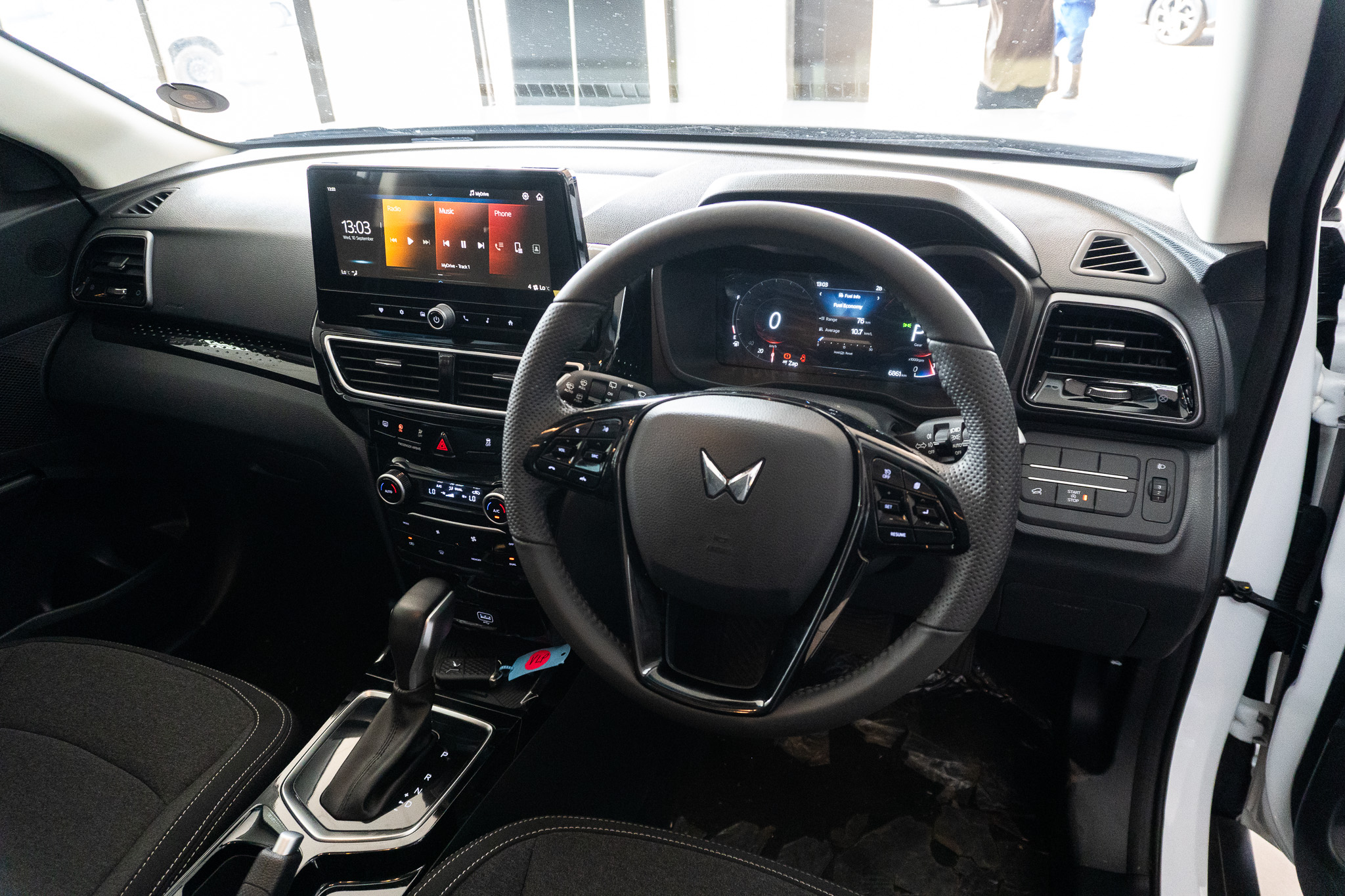 Mahindra XUV 3XO 1.2T AX5 auto 2025/114920_MahiXUV3X_1e6.jpg