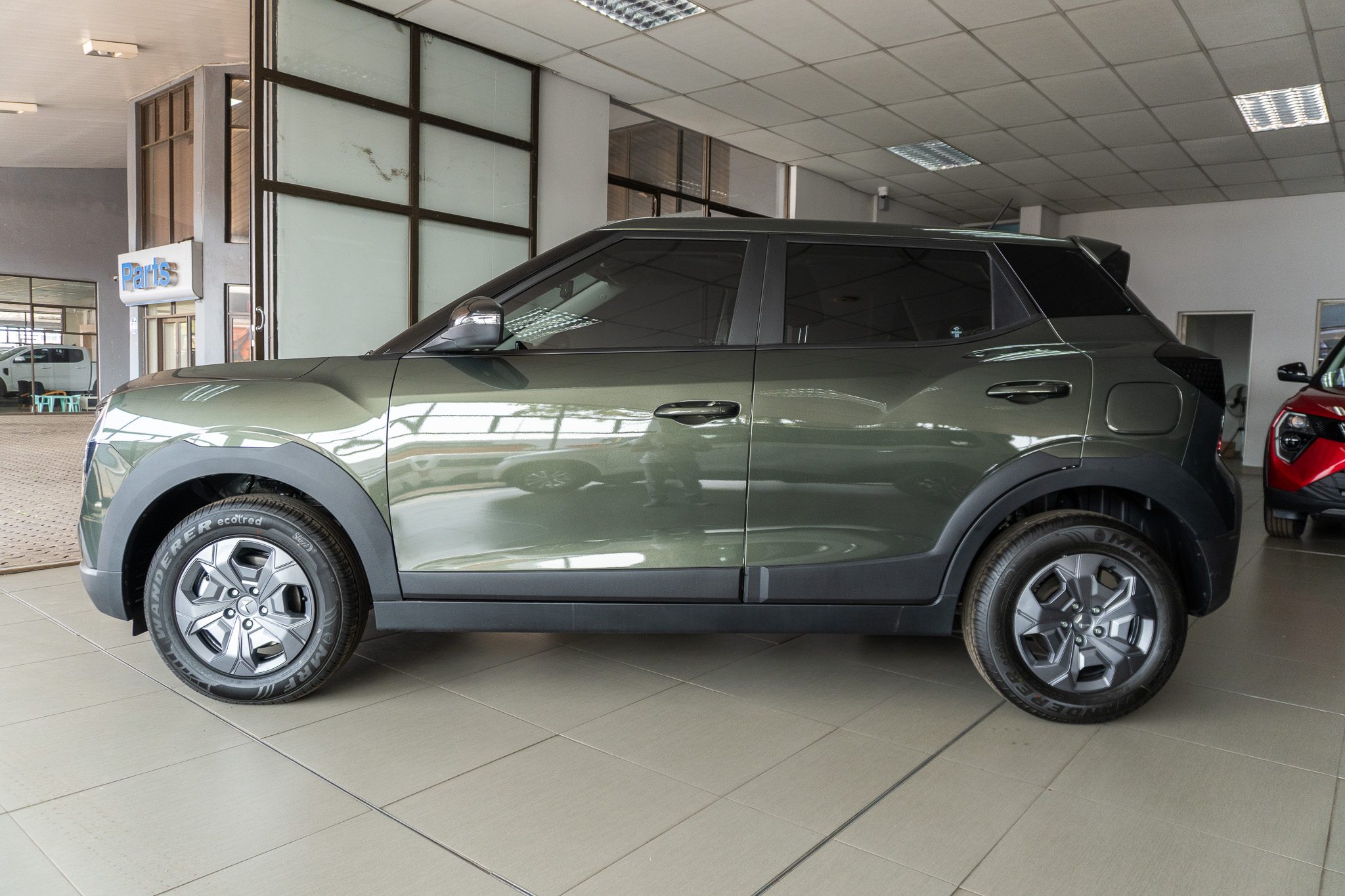 Mahindra XUV 3XO 1.2T MX3 manual 2025/114929_MahiXUV3X_1e3.jpg